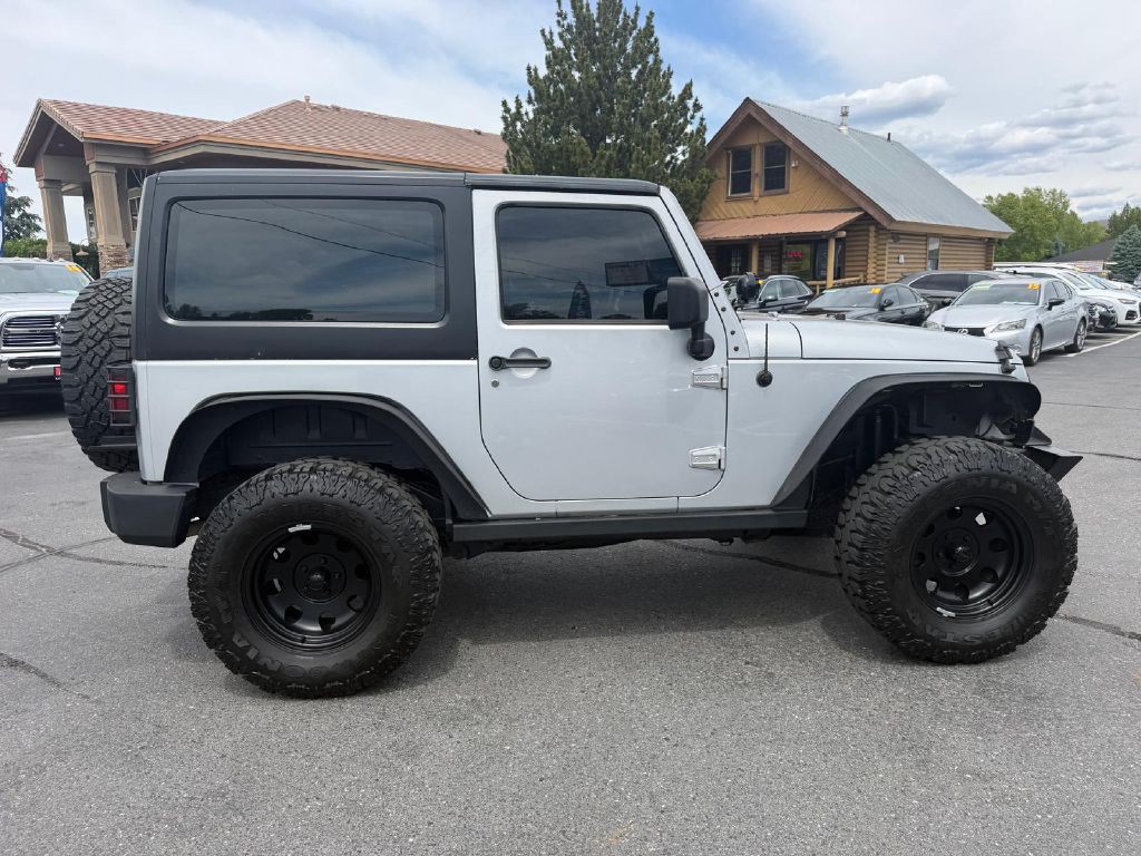 2012 Jeep Wrangler Image 8