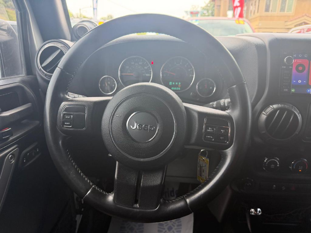 2012 Jeep Wrangler Image 18