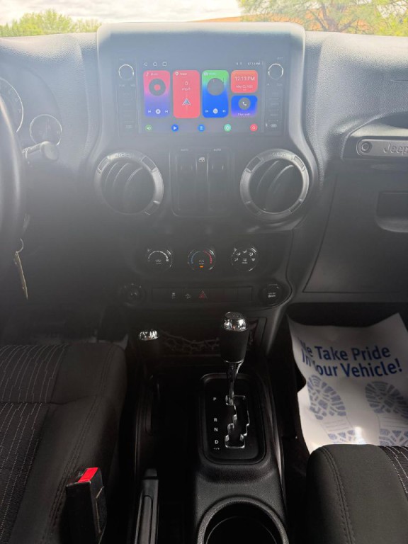 2012 Jeep Wrangler Image 19