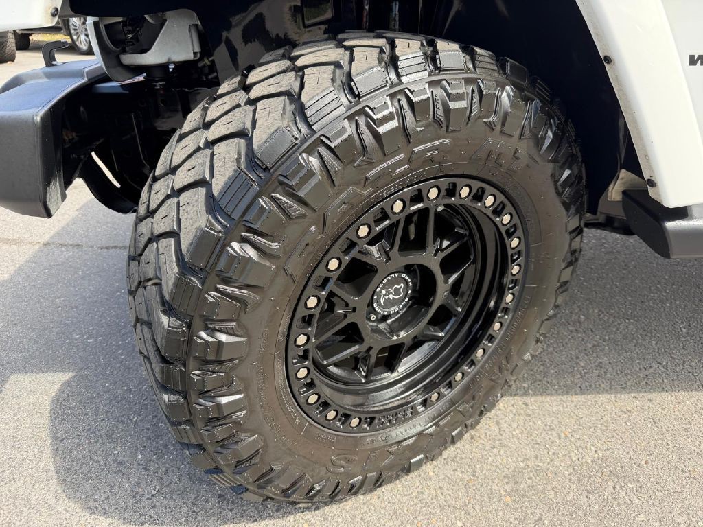 2017 Jeep Wrangler Unlimited Image 32