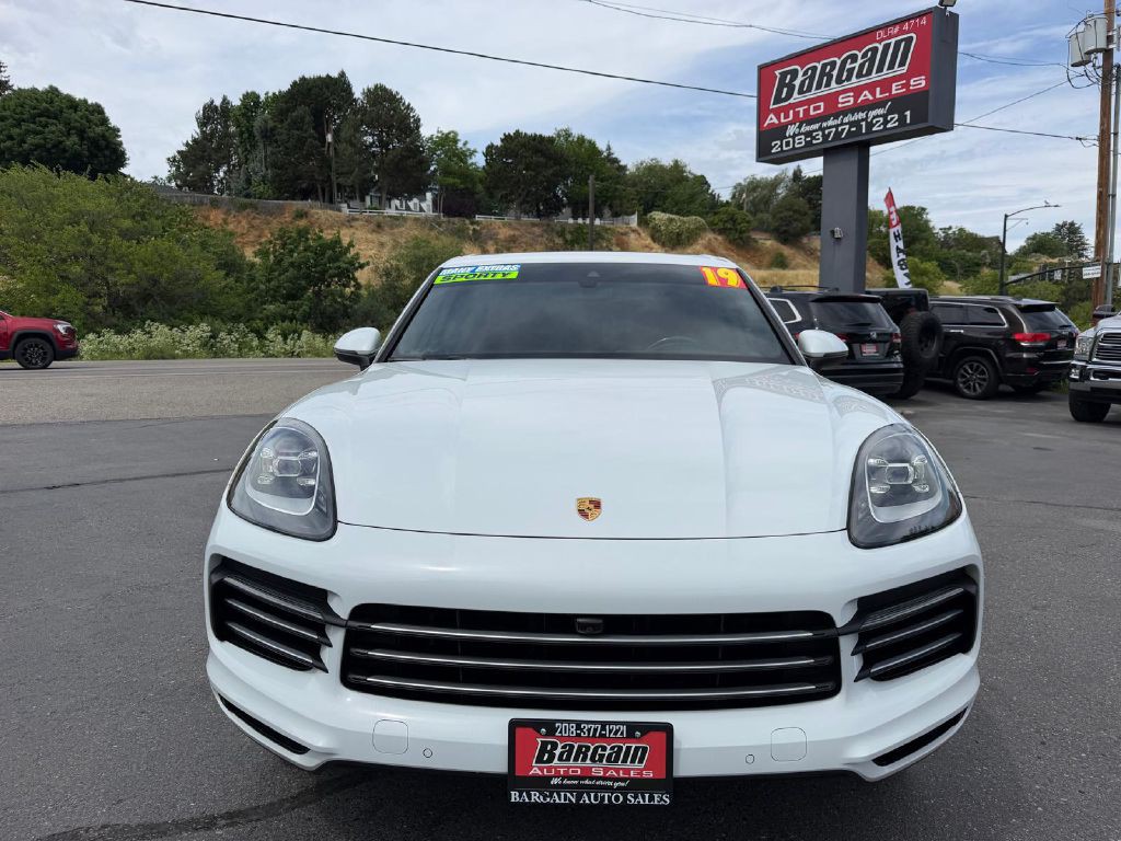 2019 Porsche Cayenne Image 2