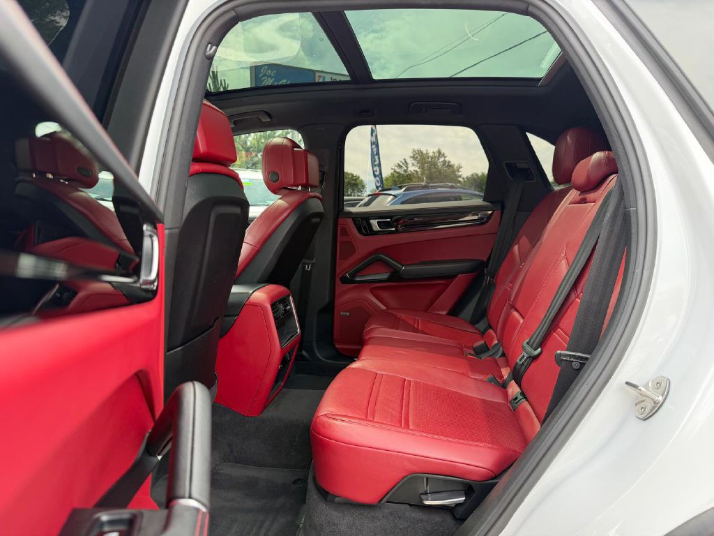 2019 Porsche Cayenne Image 13