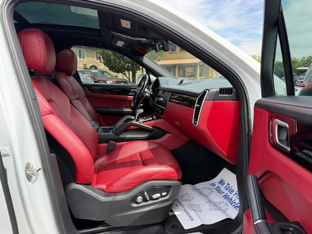 2019 Porsche Cayenne Image 14
