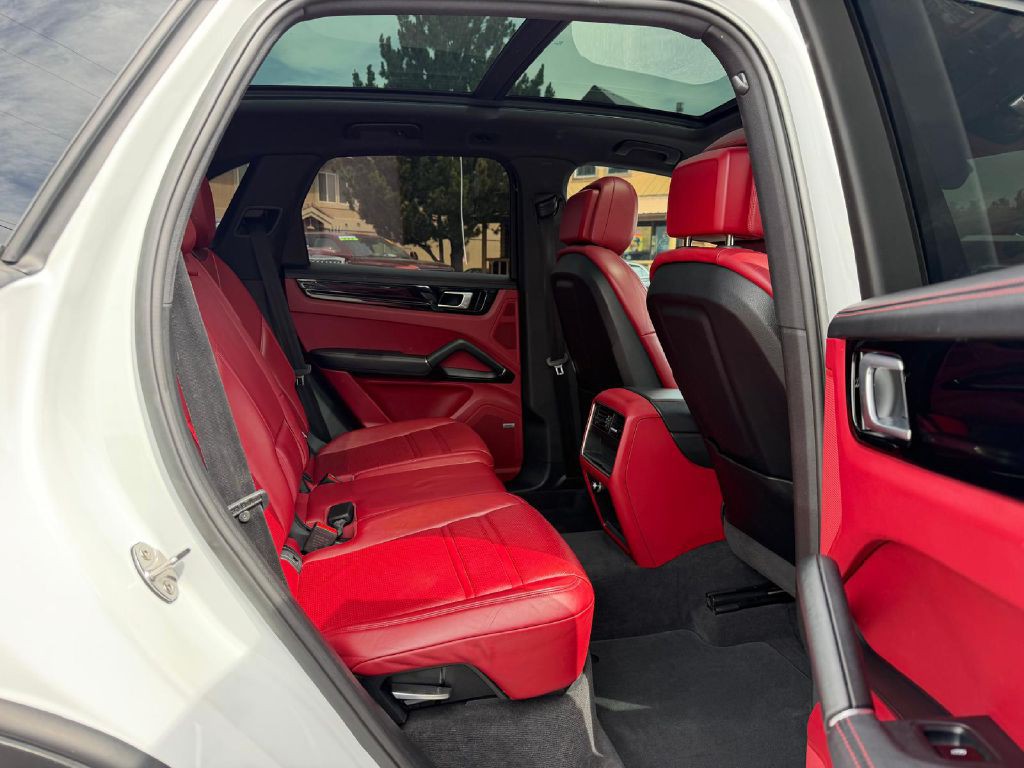 2019 Porsche Cayenne Image 15