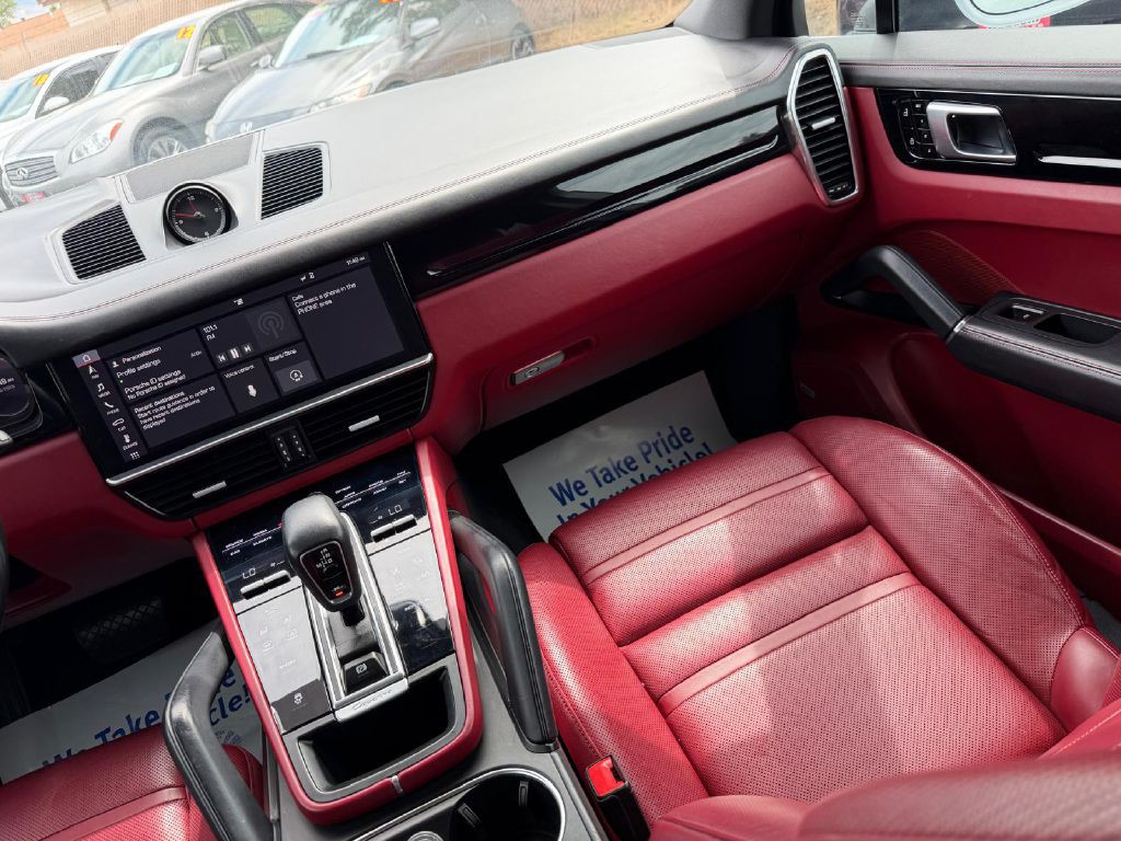 2019 Porsche Cayenne Image 21