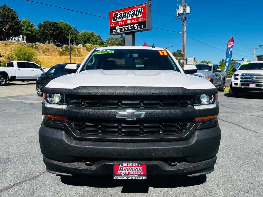 2017 Chevrolet Silverado 1500 Image 2