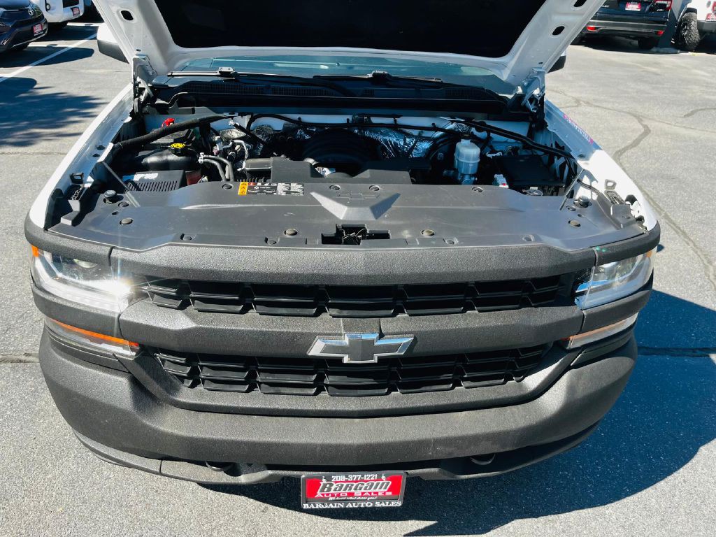 2017 Chevrolet Silverado 1500 Image 11