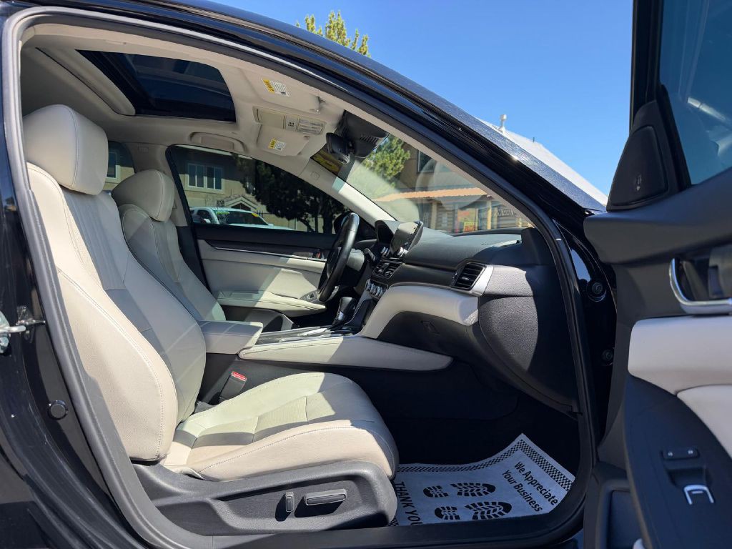 2018 Honda Accord Image 14