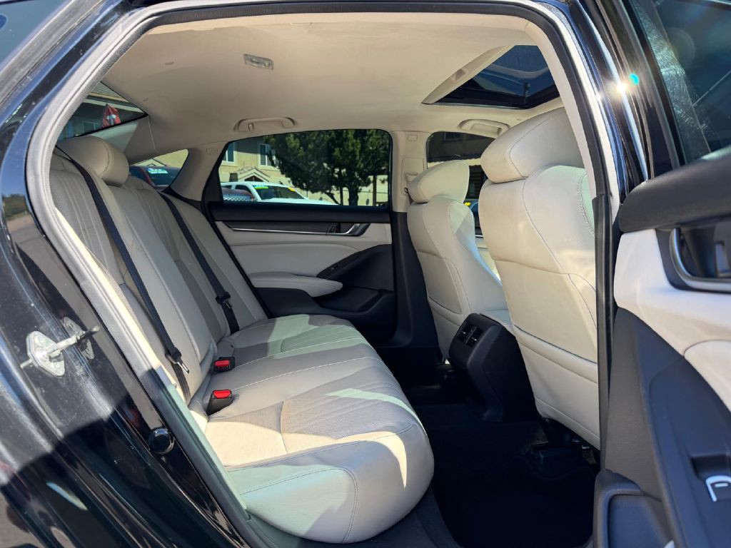 2018 Honda Accord Image 15