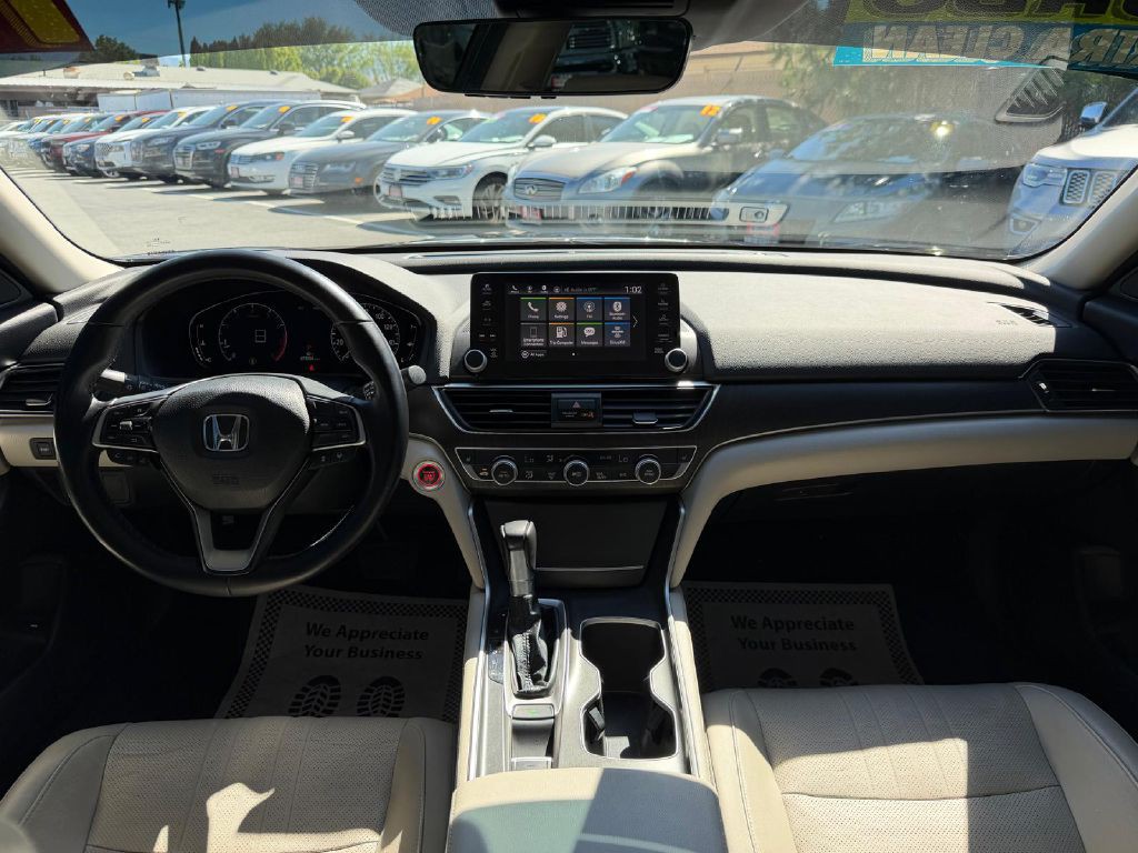 2018 Honda Accord Image 16
