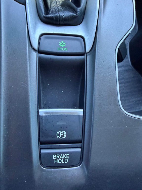2018 Honda Accord Image 22