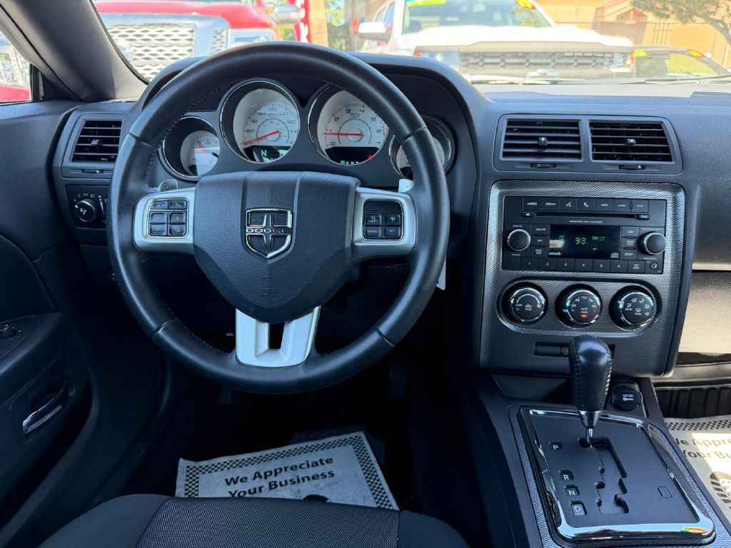 2014 Dodge Challenger Image 17