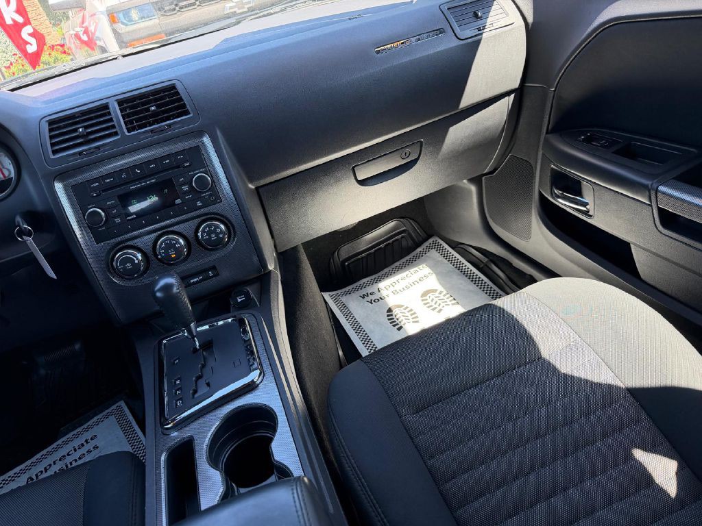 2014 Dodge Challenger Image 21