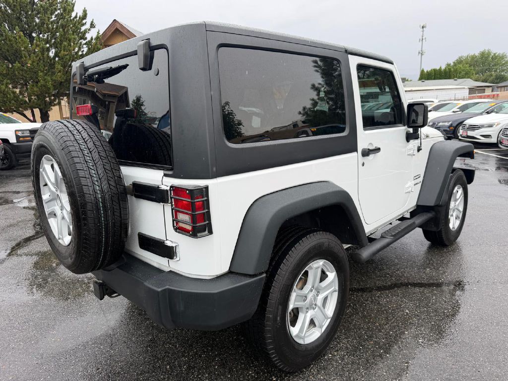 2012 Jeep Wrangler Image 7