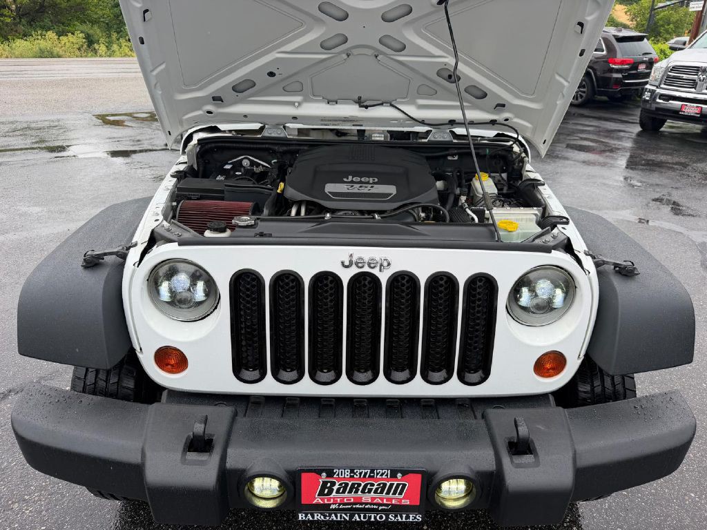 2012 Jeep Wrangler Image 10