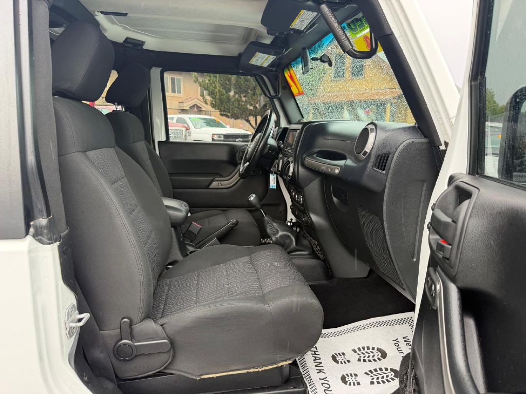 2012 Jeep Wrangler Image 14