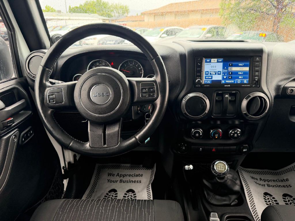 2012 Jeep Wrangler Image 17