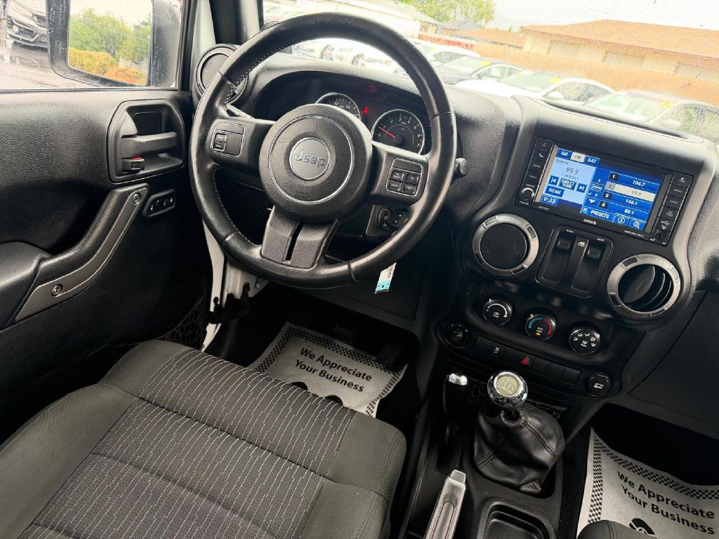 2012 Jeep Wrangler Image 20