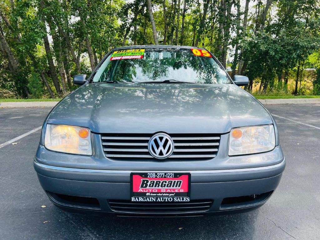 2005 Volkswagen Jetta Image 2