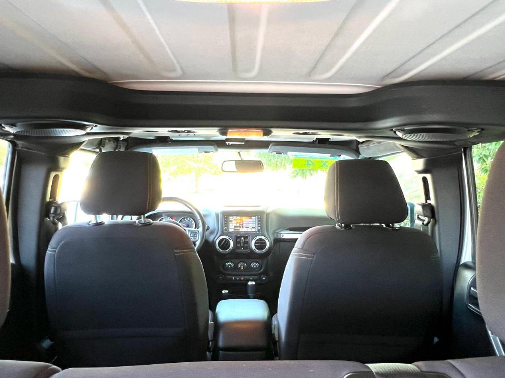 2014 Jeep Wrangler Unlimited Image 12