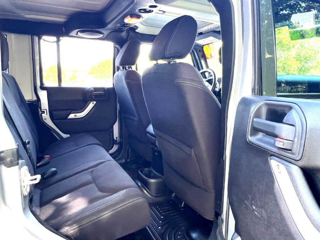 2014 Jeep Wrangler Unlimited Image 16