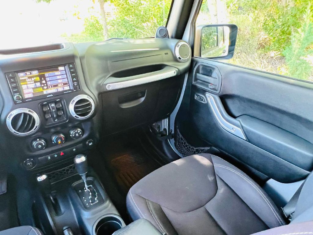 2014 Jeep Wrangler Unlimited Image 19