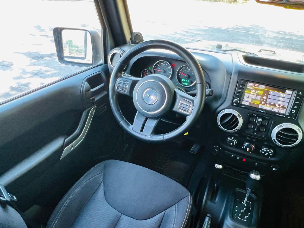 2014 Jeep Wrangler Unlimited Image 20