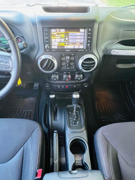 2014 Jeep Wrangler Unlimited Image 21