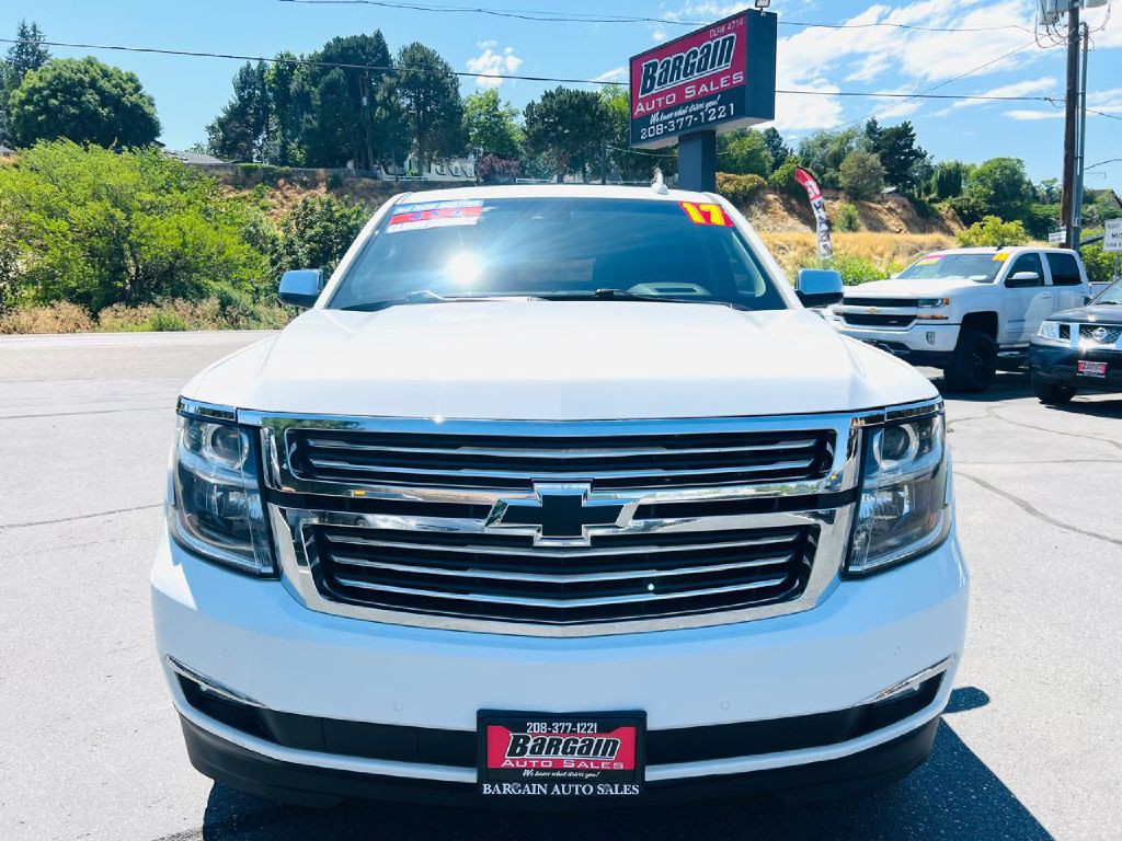 2017 Chevrolet Suburban Image 2