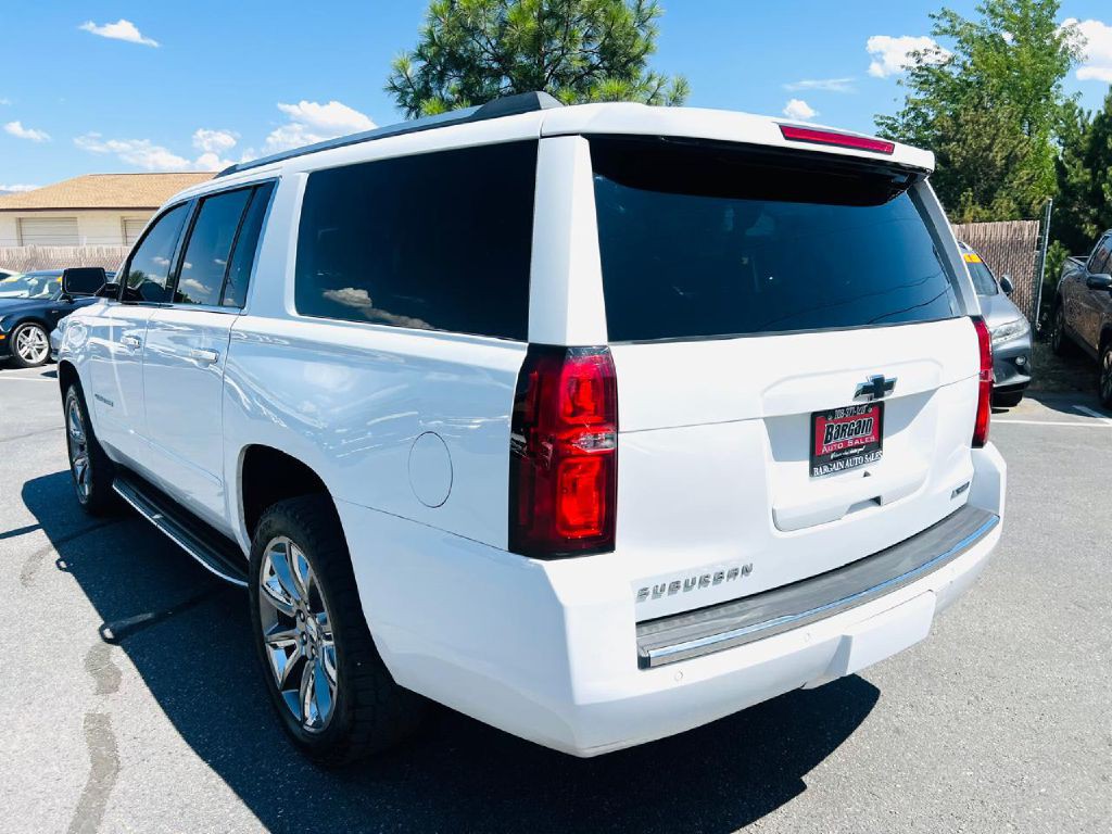 2017 Chevrolet Suburban Image 5