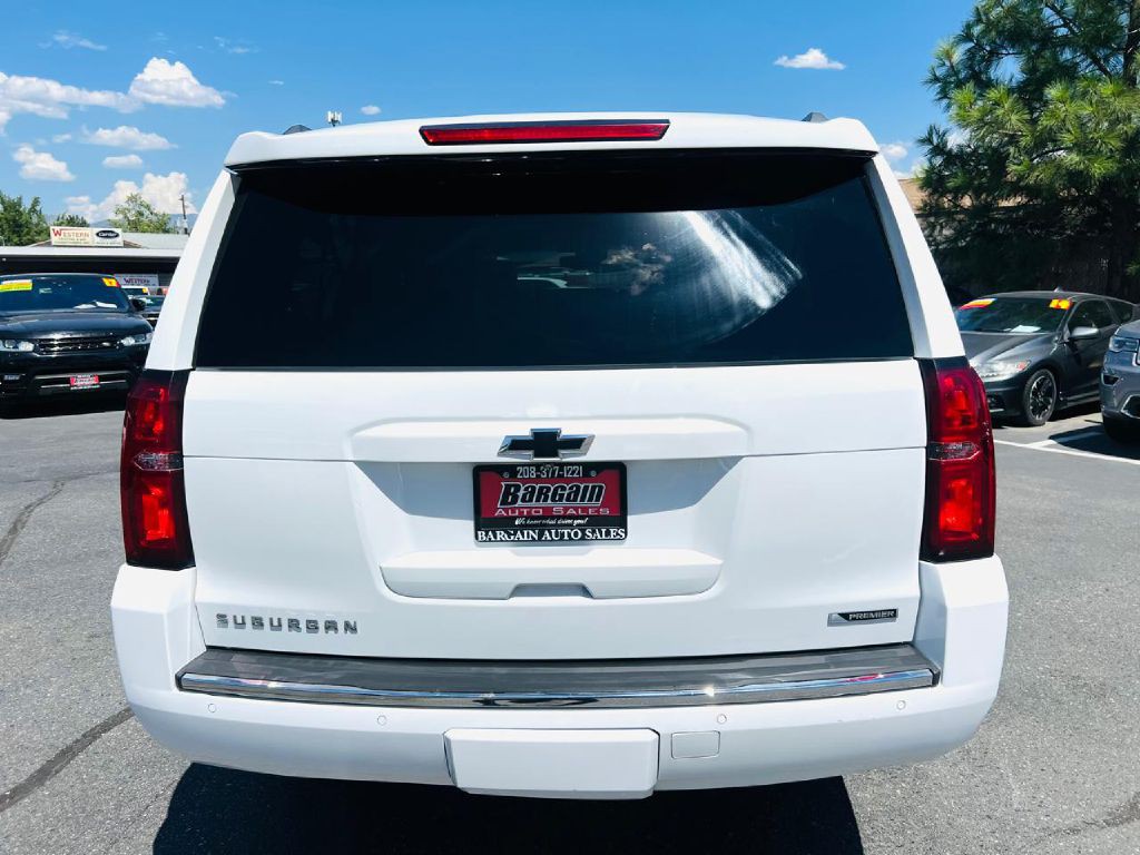2017 Chevrolet Suburban Image 6