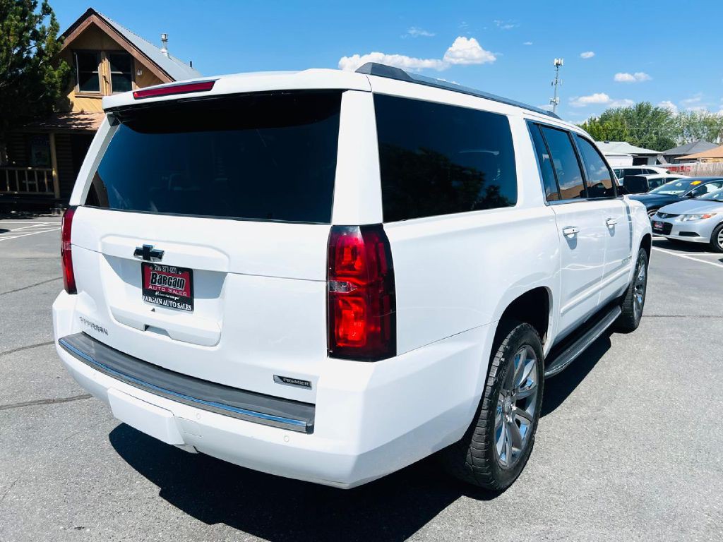 2017 Chevrolet Suburban Image 7