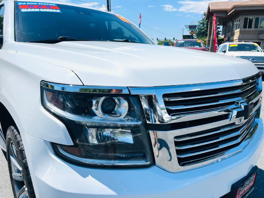 2017 Chevrolet Suburban Image 9