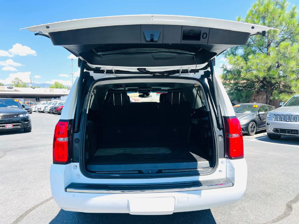 2017 Chevrolet Suburban Image 11
