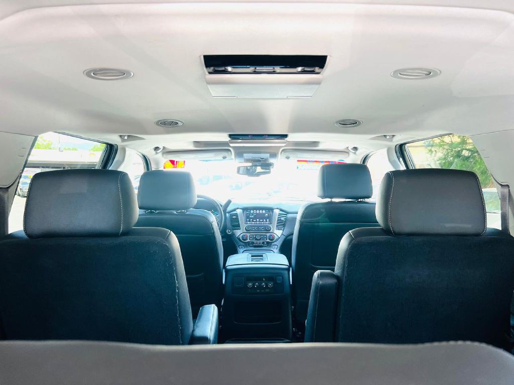 2017 Chevrolet Suburban Image 12