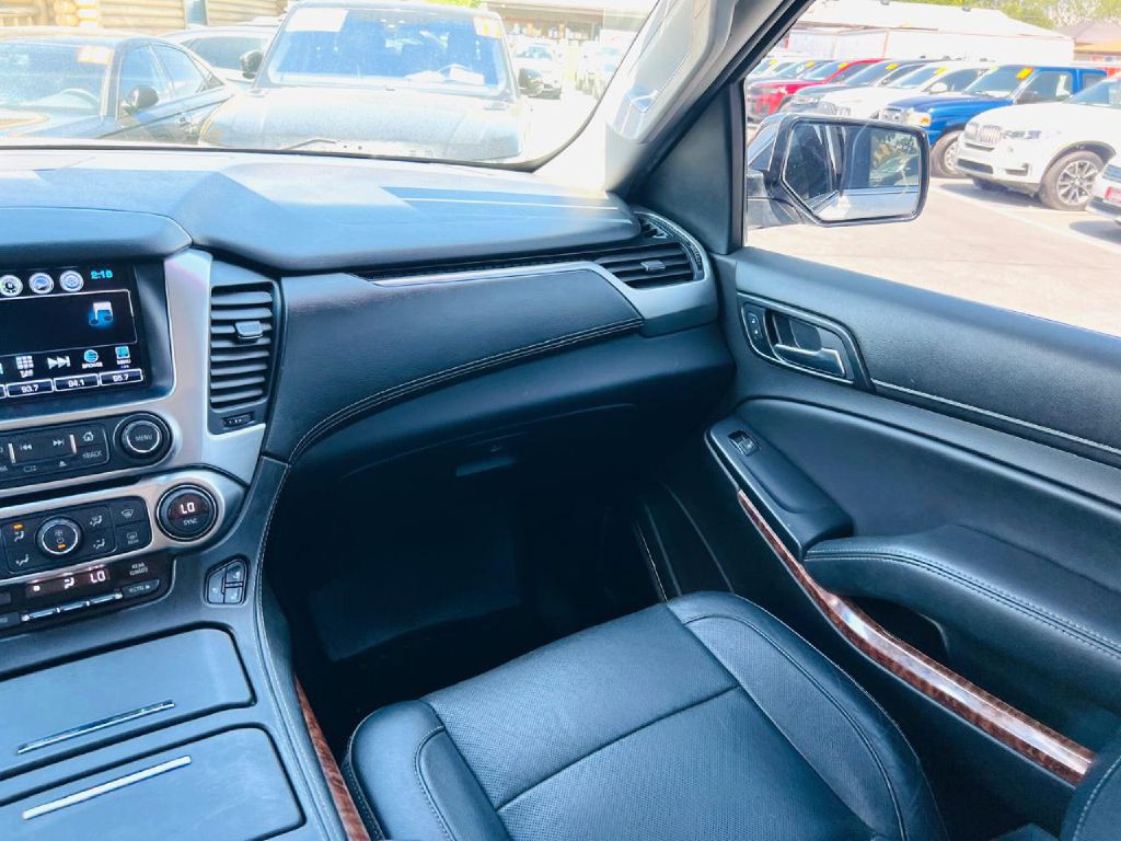 2017 Chevrolet Suburban Image 20