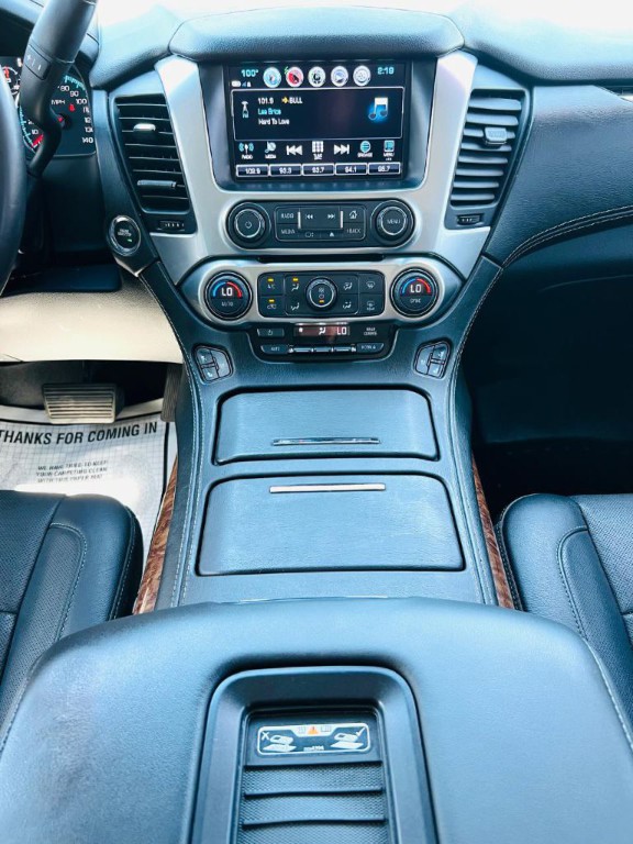 2017 Chevrolet Suburban Image 23