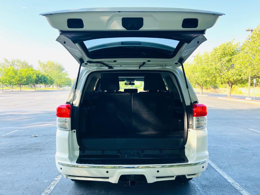 2011 Toyota 4Runner Image 12