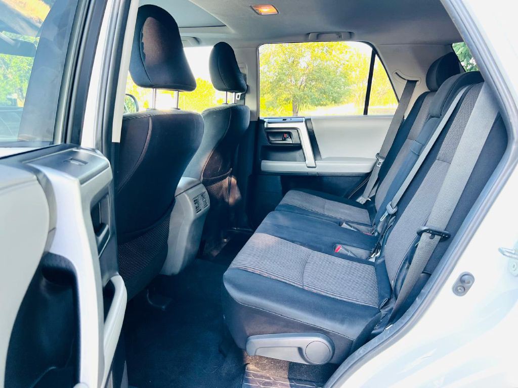2011 Toyota 4Runner Image 17