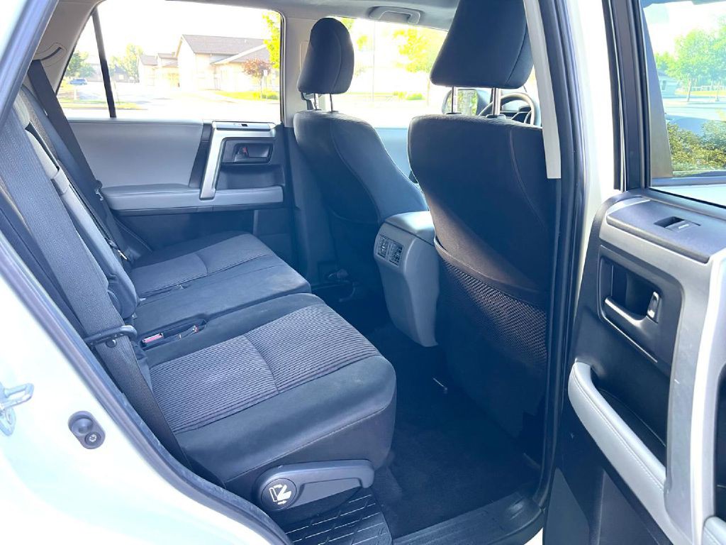 2011 Toyota 4Runner Image 18