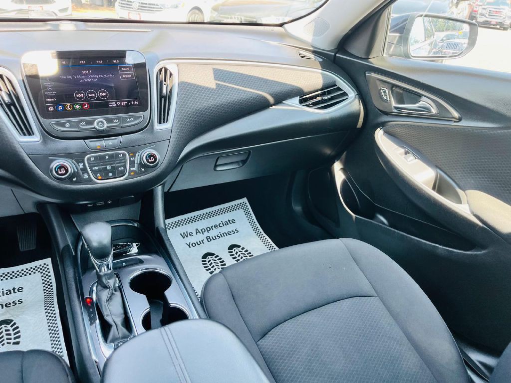 2023 Chevrolet Malibu Image 22