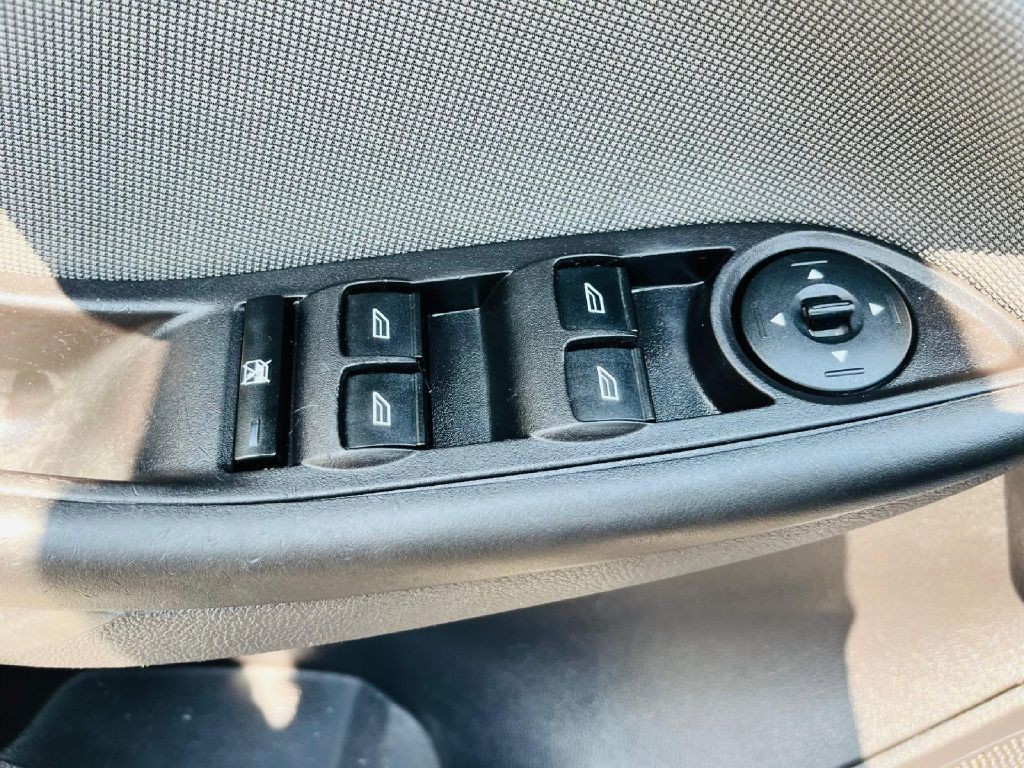 2014 Ford Focus Image 22