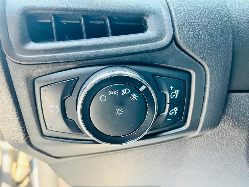 2014 Ford Focus Image 23