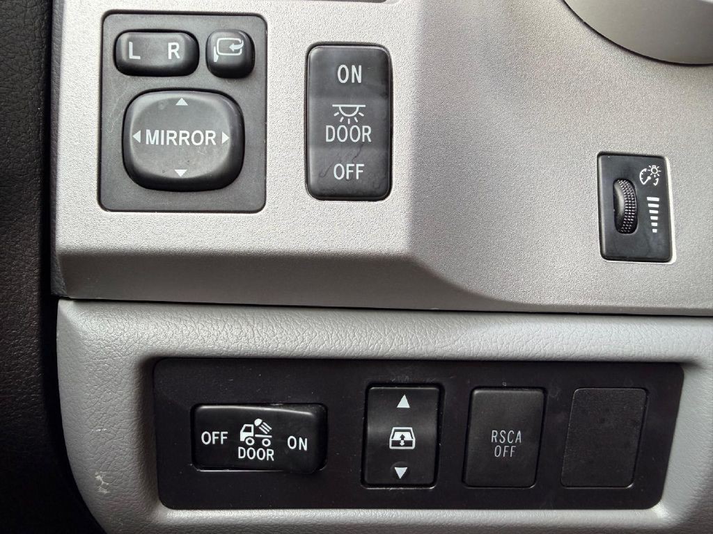 2007 Toyota Tundra Image 28