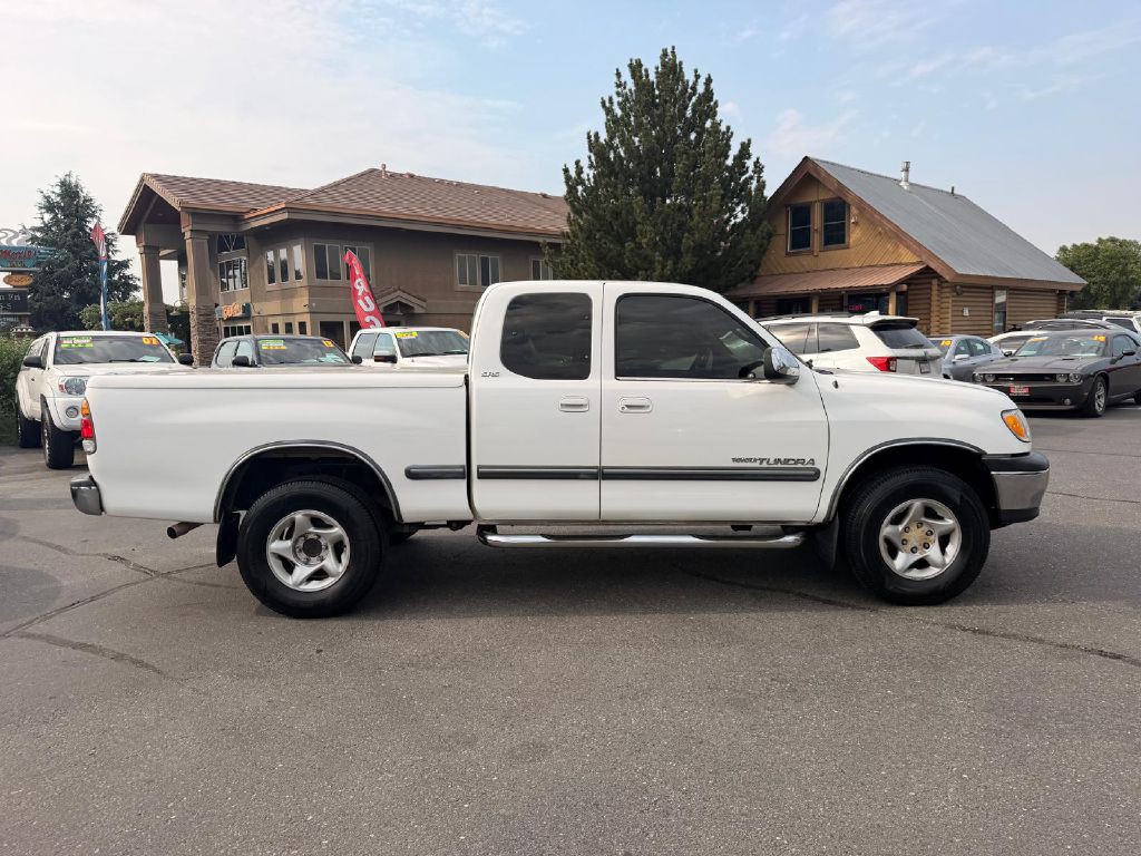 2000 Toyota Tundra Image 8