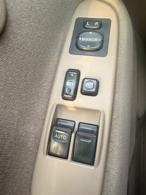 2000 Toyota Tundra Image 28