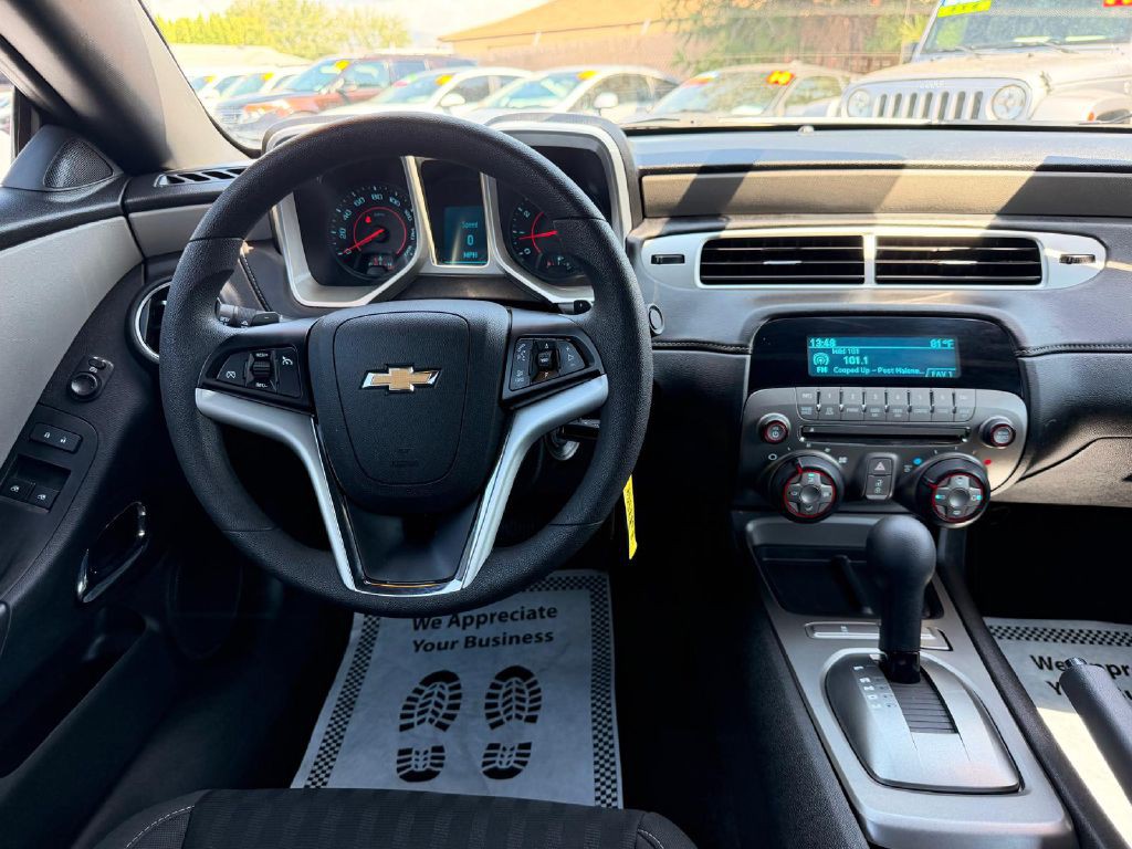 2014 Chevrolet Camaro Image 17