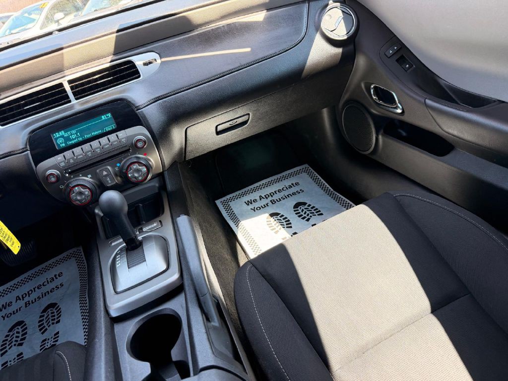 2014 Chevrolet Camaro Image 24