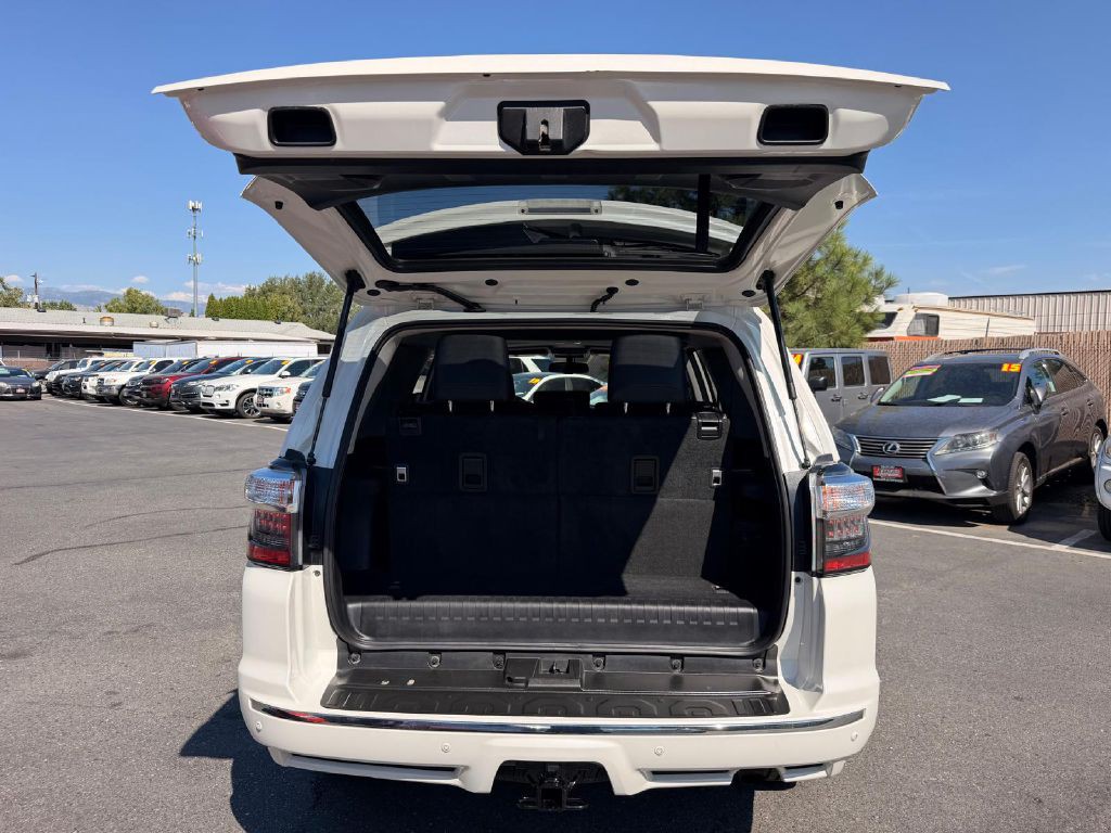 2019 Toyota 4Runner Image 11