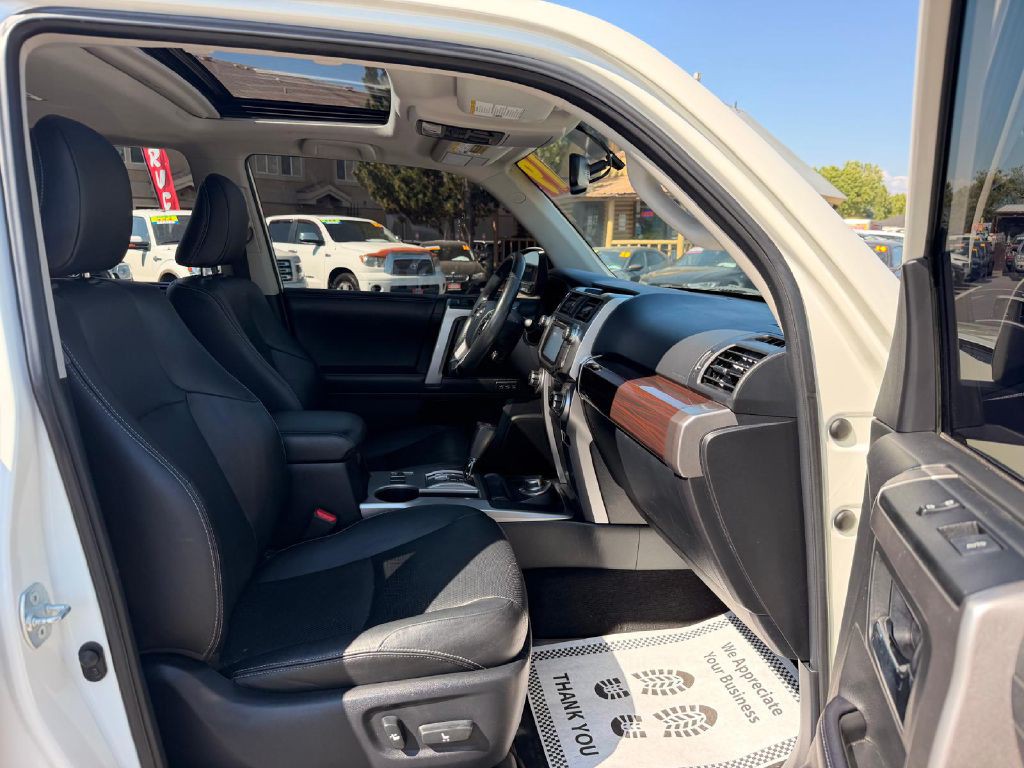 2019 Toyota 4Runner Image 15